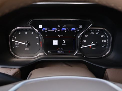 Used 2021 GMC Yukon Denali w/ Denali Premium Package image 18