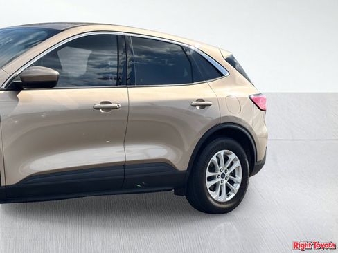 Used 2020 Ford Escape SE FWD image 9