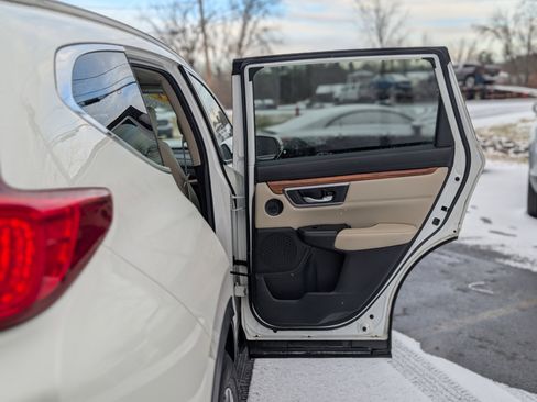 Used 2017 Honda CR-V Touring image 40