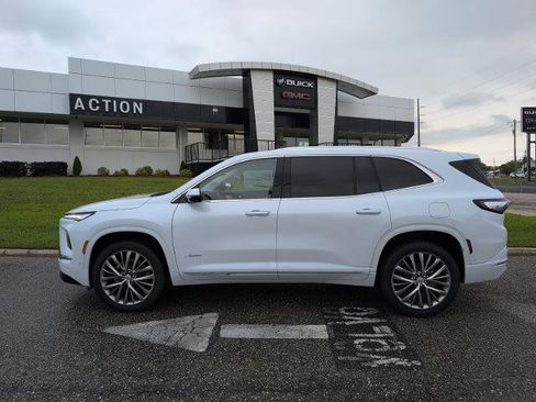 New 2026 Buick Enclave Avenir FWD image 2