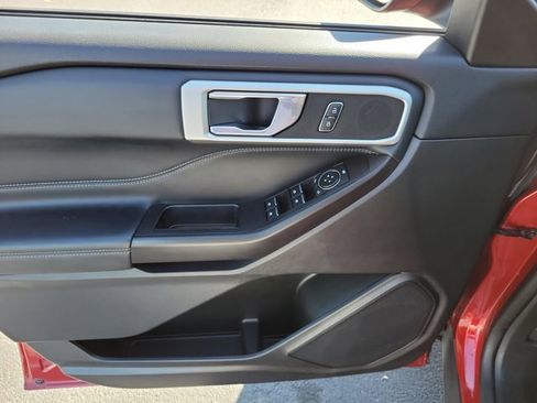 Used 2020 Ford Explorer XLT w/ Equipment Group 202A image 23