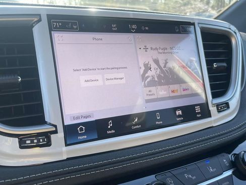 New 2026 Chrysler Pacifica Select FWD image 32