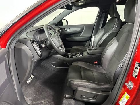 Used 2021 Volvo XC40 T5 R-Design w/ Protection Package Premier image 11
