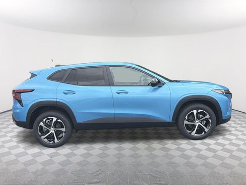 New 2026 Chevrolet Trax RS w/ Sunroof Package FWD image 4