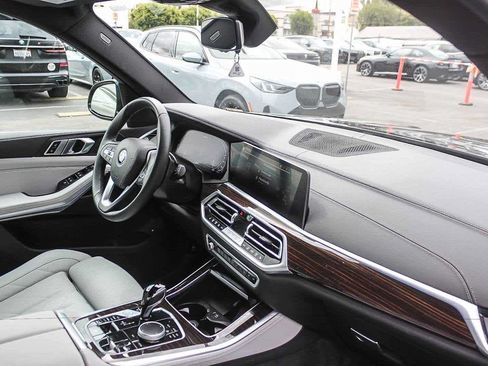 Used 2023 BMW X5 xDrive45e w/ Parking Assistance Package AWD/4WD image 15