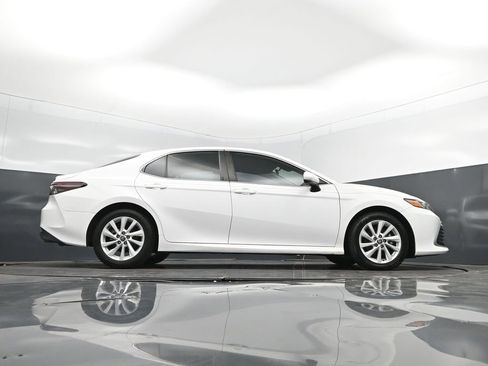 Used 2022 Toyota Camry LE image 44