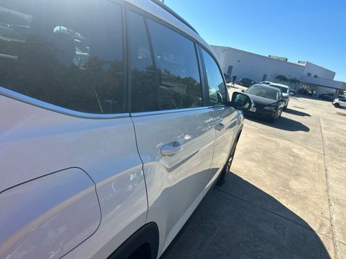 Used 2022 Volkswagen Atlas SE image 32