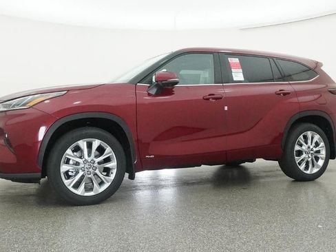 New 2026 Toyota Highlander Limited AWD/4WD image 18