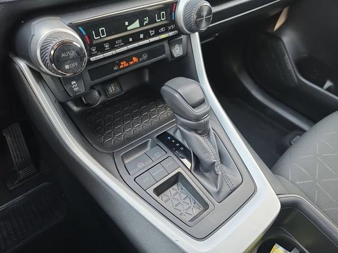 Used 2024 Toyota RAV4 XLE FWD image 20