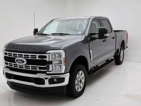 Used 2024 Ford F250 XLT image 5