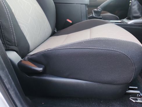 Used 2023 Toyota Tacoma TRD Off-Road image 33