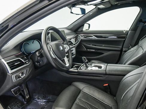 Used 2018 BMW 740i RWD image 18