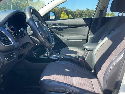 Used 2022 Kia Seltos S FWD image 16