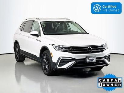 Used 2023 Volkswagen Tiguan SE w/ Panoramic Sunroof Package
