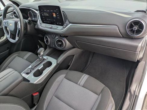 Used 2025 Chevrolet Blazer LT AWD/4WD image 21