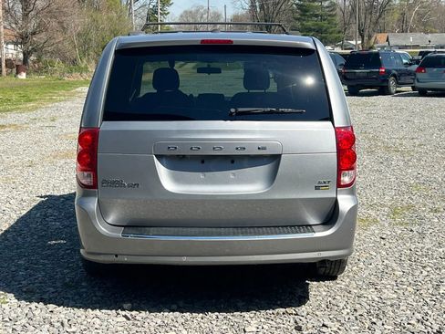 Used 2014 Dodge Grand Caravan SXT FWD image 4