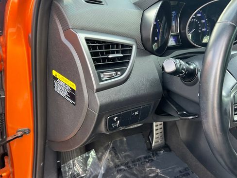 Used 2015 Hyundai Veloster Turbo FWD image 14