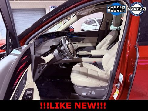 Used 2025 Lincoln Nautilus Premier w/ Equipment Group 102A image 15