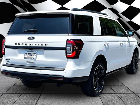 Certified 2024 Ford Expedition Limited AWD/4WD image 2