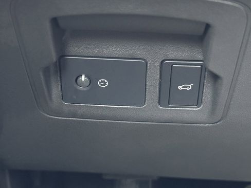 Used 2022 Land Rover Range Rover Velar R-Dynamic S image 32