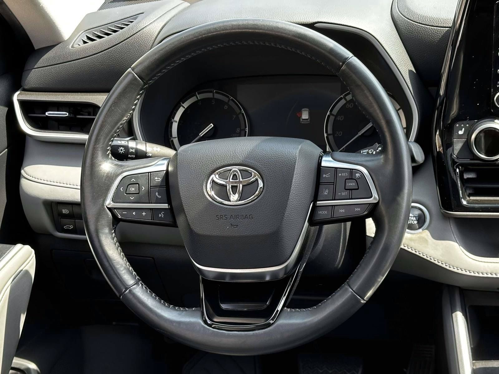 Certified 2021 Toyota Highlander XLE AWD/4WD image 20