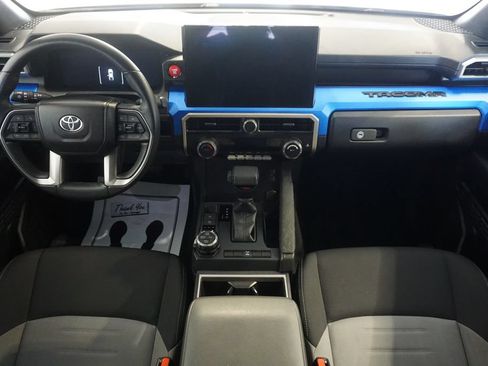 Certified 2025 Toyota Tacoma TRD Off-Road AWD/4WD image 25