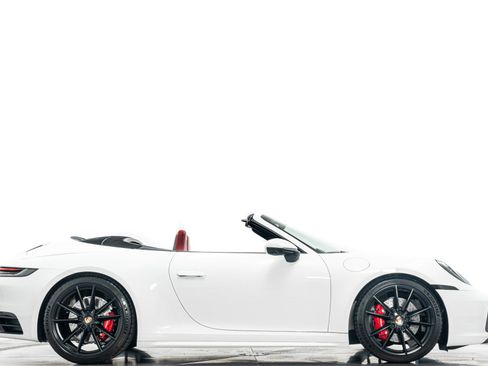 Used 2024 Porsche 911 Carrera S RWD image 2