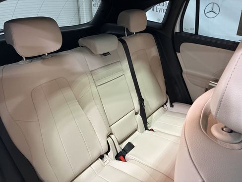 Used 2025 Mercedes-Benz GLA 250 4MATIC image 23