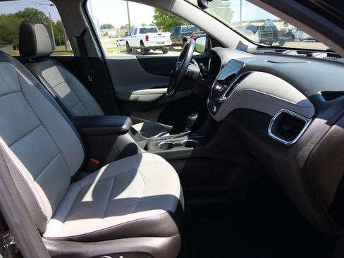 Used 2021 Chevrolet Equinox Premier AWD/4WD image 7