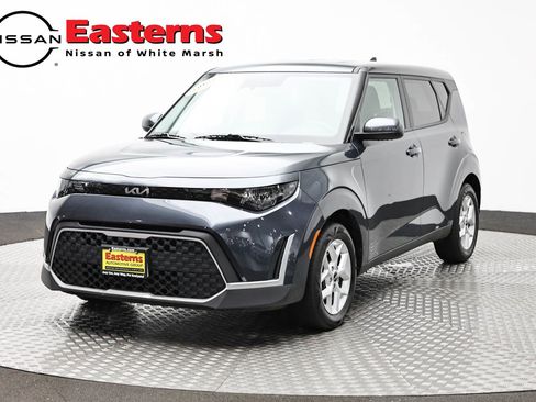 Used 2025 Kia Soul LX w/ LX Technology Package FWD image 1