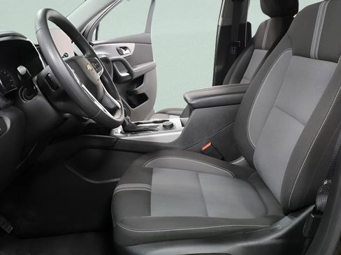 Used 2025 Chevrolet Blazer LT image 20