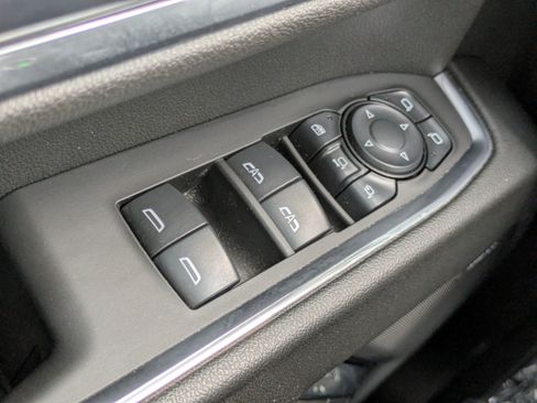 Used 2025 Chevrolet Silverado 3500 High Country w/ Technology Package image 12