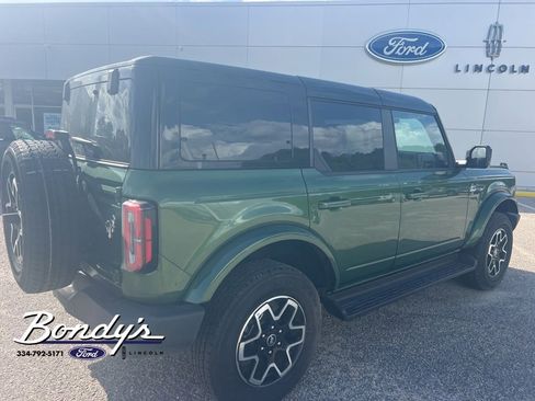 Used 2025 Ford Bronco Outer Banks AWD/4WD image 3