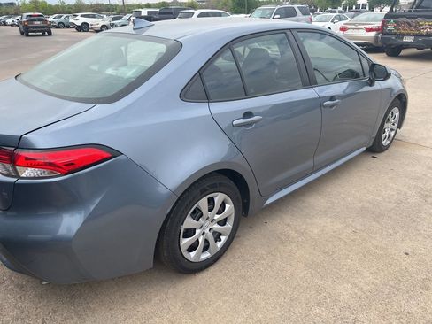 Used 2020 Toyota Corolla LE image 4