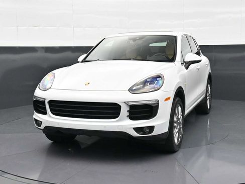 Used 2015 Porsche Cayenne S AWD/4WD image 26