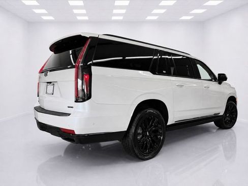 Used 2023 Cadillac Escalade ESV Sport Platinum w/ LPO, ONYX Package AWD/4WD image 10