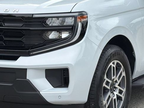 New 2026 Ford Expedition Active RWD image 4
