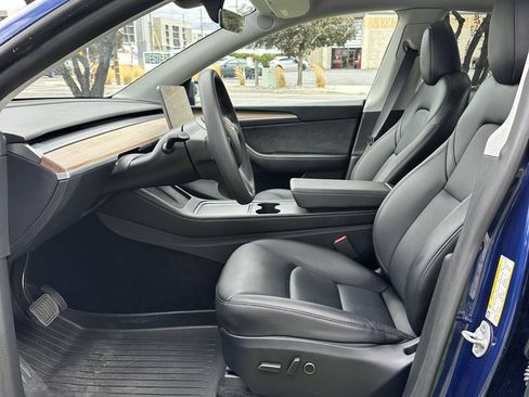 Used 2025 Tesla Model Y Long Range AWD/4WD image 16