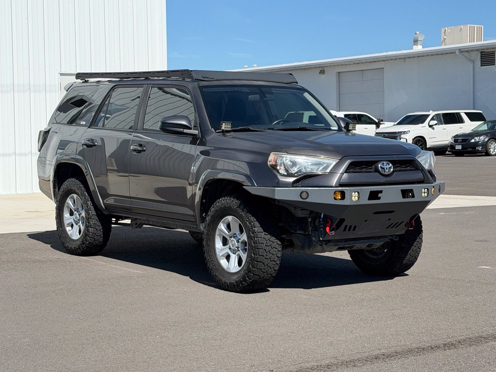 Used 2017 Toyota 4Runner SR5 AWD/4WD image 1