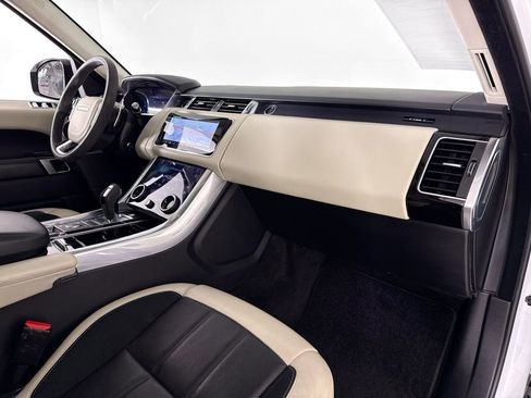Used 2020 Land Rover Range Rover Sport HST image 13