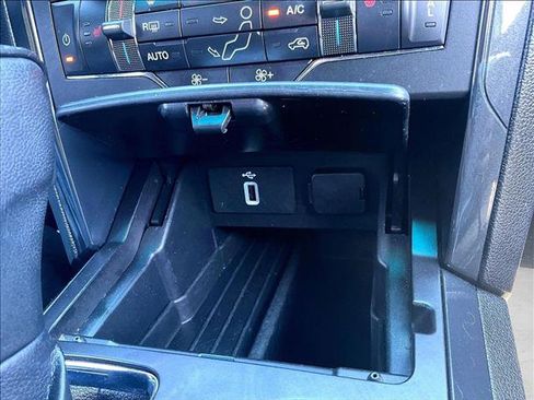 Used 2017 Ford Explorer XLT w/ Equipment Group 202A AWD/4WD image 23