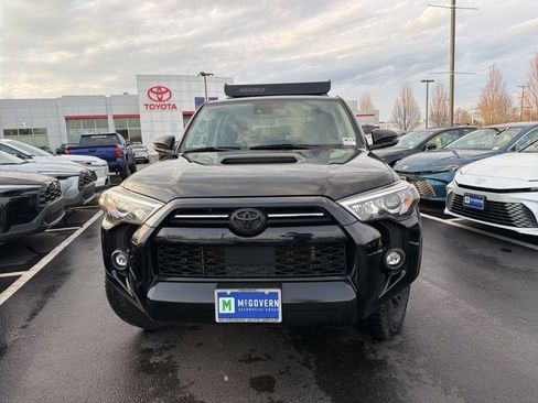 Used 2021 Toyota 4Runner Venture w/ Moonroof Package image 2