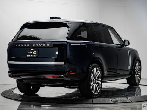 Used 2023 Land Rover Range Rover SV AWD/4WD image 17