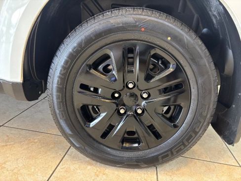 Used 2018 Dodge Journey SE FWD image 12
