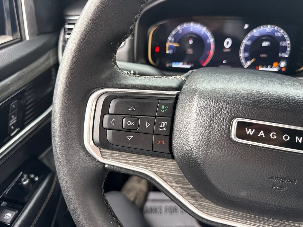 Used 2024 Jeep Wagoneer L Series II w/ Flexible Seating Group AWD/4WD image 31
