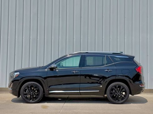 Used 2020 GMC Terrain Denali w/ Denali Premium Package AWD/4WD image 3