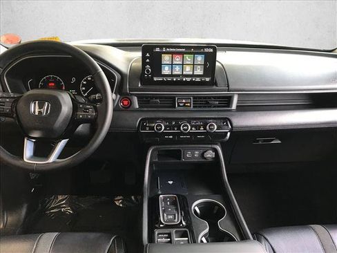 Used 2024 Honda Pilot Touring image 15