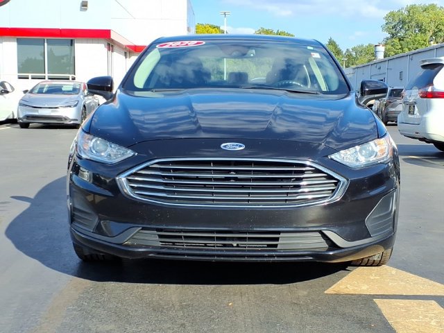 Used 2020 Ford Fusion SE AWD/4WD image 2
