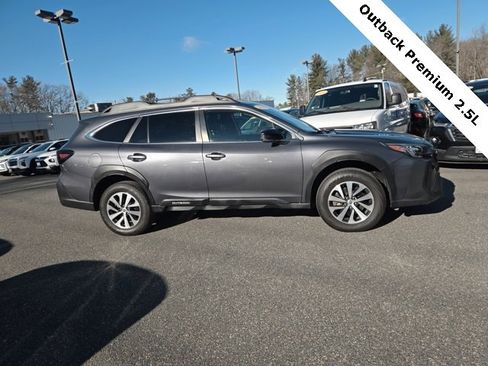 Used 2023 Subaru Outback Premium image 4