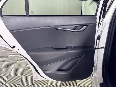Certified 2025 Kia Niro EX FWD image 20